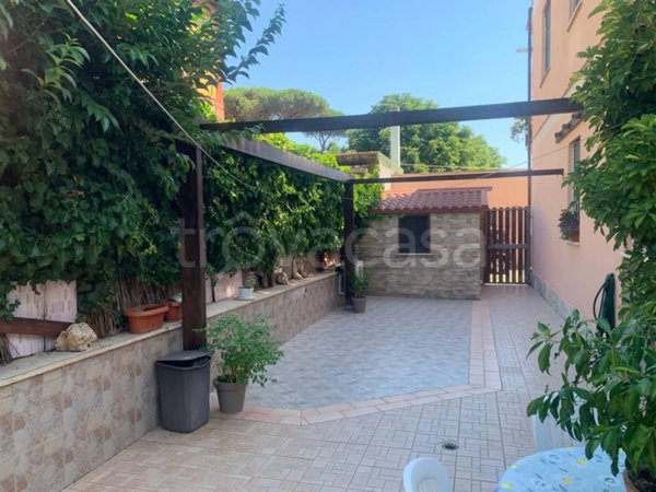 appartamento in vendita a Roma in zona Corviale