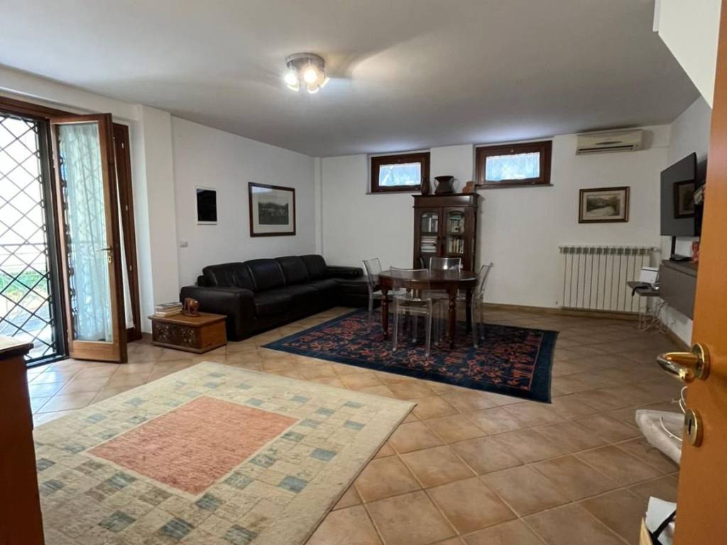 casa indipendente in vendita a Roma in zona Labaro