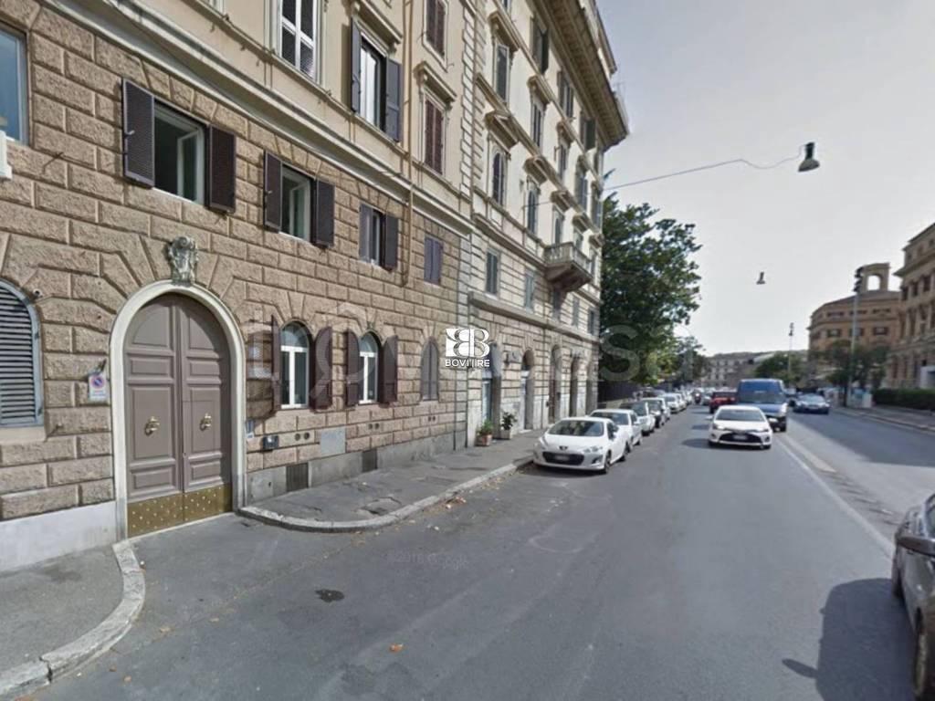 locale commerciale in vendita a Roma in zona Castro Pretorio