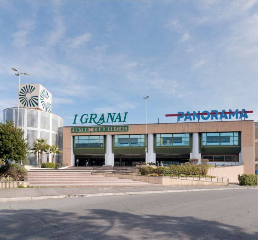 negozio in vendita a Roma in zona Ardeatino