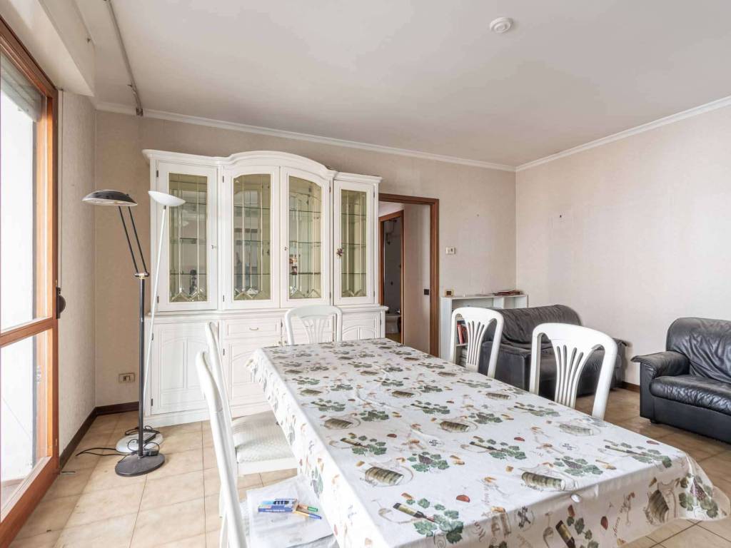 appartamento in vendita a Roma in zona Ostiense