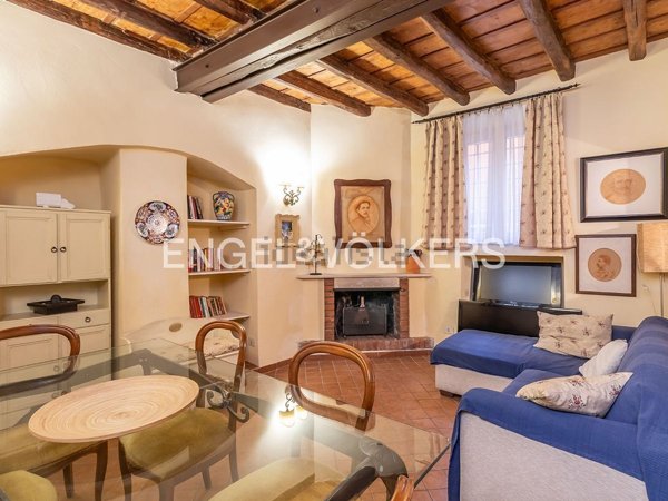 appartamento in vendita a Roma in zona Rione Monti/Campitelli