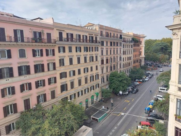 appartamento in vendita a Roma in zona Esquilino