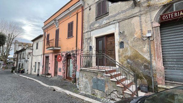 appartamento in vendita a Roma in zona Cesano