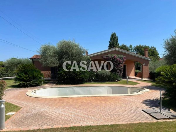 casa indipendente in vendita a Roma