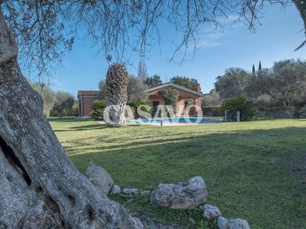 casa indipendente in vendita a Roma