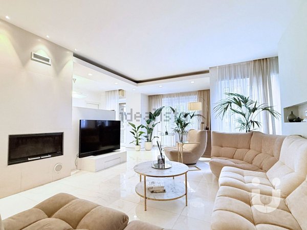 appartamento in vendita a Roma in zona EUR