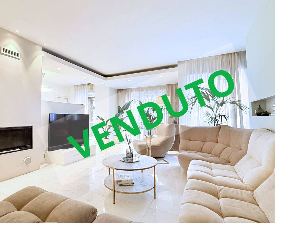 appartamento in vendita a Roma in zona EUR