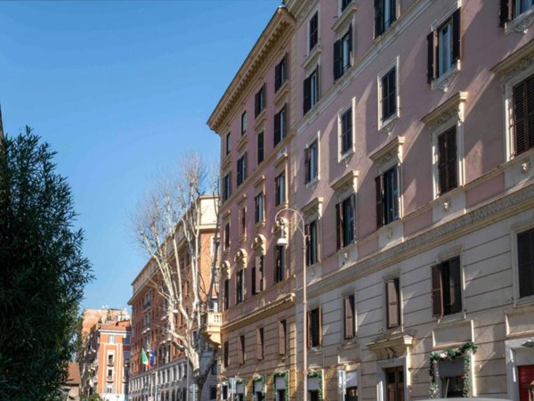 appartamento in vendita a Roma in zona Rione Monti/Campitelli