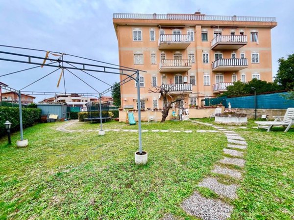 appartamento in vendita a Roma in zona Borghesiana