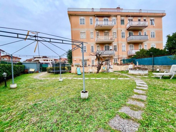appartamento in vendita a Roma in zona Finocchio
