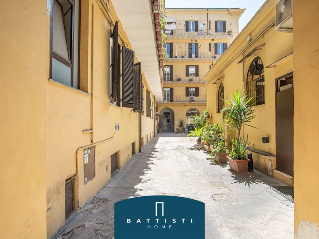 appartamento in vendita a Roma in zona Castro Pretorio