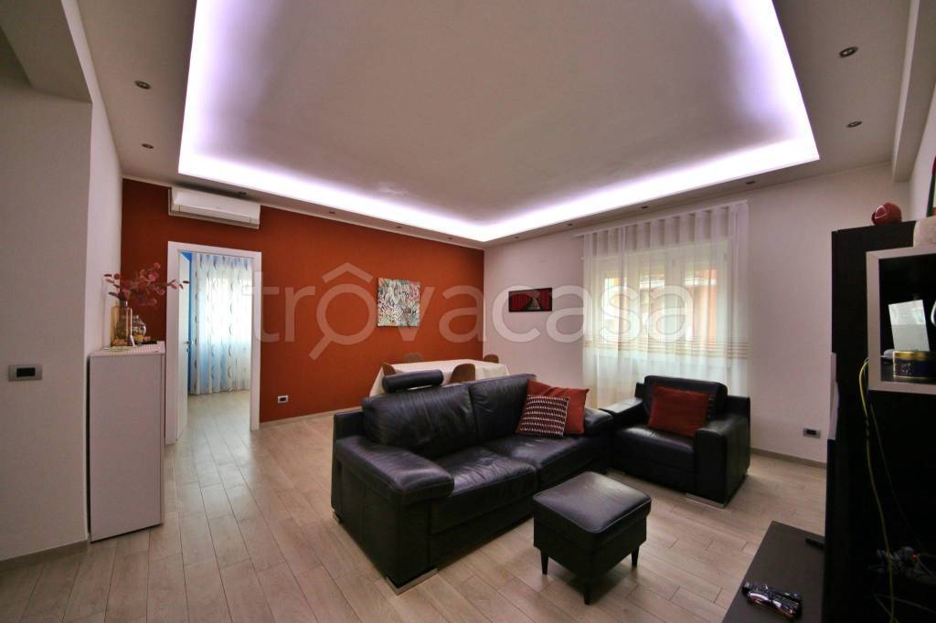 appartamento in vendita a Roma in zona Ostia