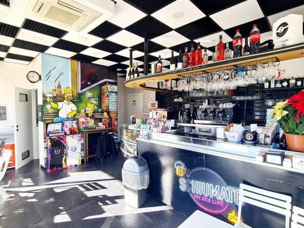 negozio in vendita a Roma in zona Casal Boccone