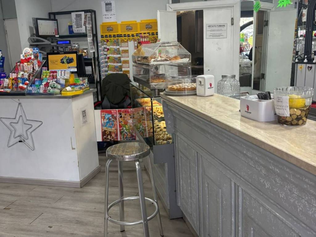 negozio in vendita a Roma in zona Ostiense