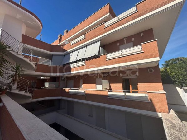 appartamento in vendita a Roma in zona Casal Morena