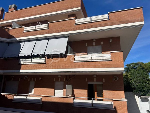 appartamento in vendita a Roma in zona Casal Morena
