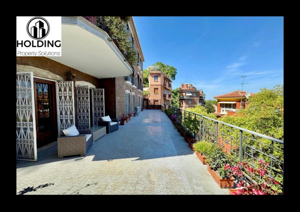 appartamento in vendita a Roma in zona Gianicolense