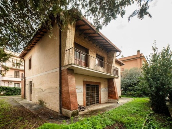 casa indipendente in vendita a Roma in zona Grottarossa