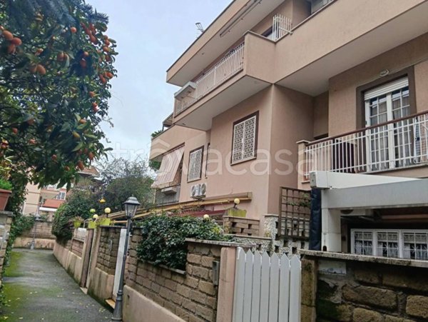 appartamento in vendita a Roma in zona Torre Gaia