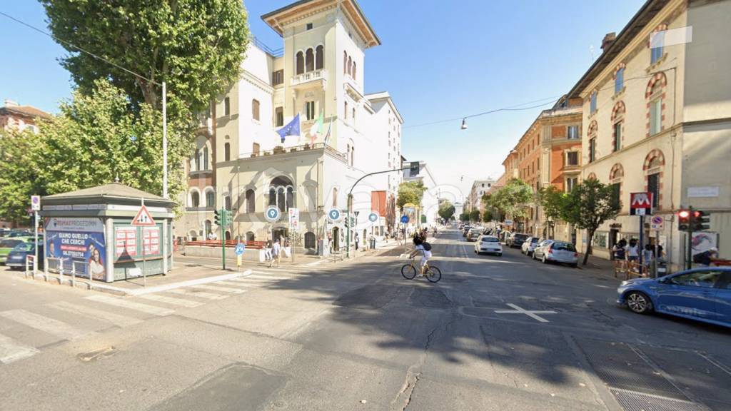 negozio in vendita a Roma in zona Rione Prati