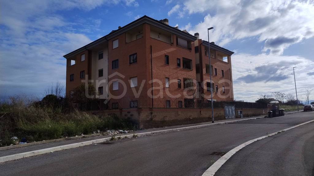 appartamento in vendita a Roma in zona Ponte di Nona