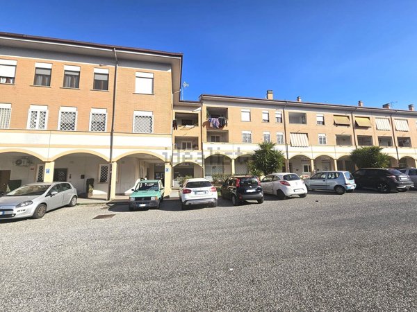 ufficio in vendita a Roma in zona Tor Bella Monaca