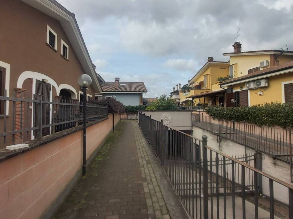 appartamento in vendita a Roma in zona Borghesiana