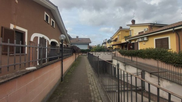 appartamento in vendita a Roma in zona Ponte di Nona