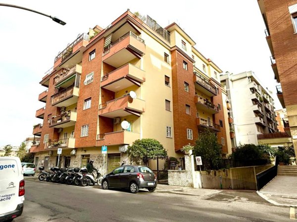 appartamento in vendita a Roma in zona Gianicolense