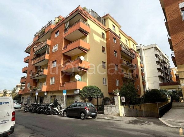 appartamento in vendita a Roma in zona Gianicolense
