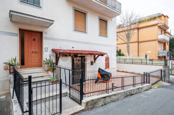 appartamento in vendita a Roma in zona Grottarossa