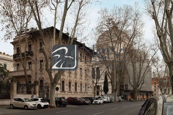 ufficio in vendita a Roma in zona Campo Marzio