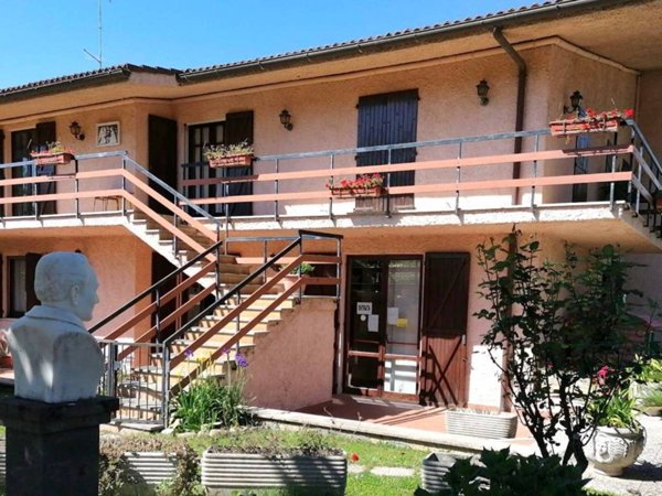 casa indipendente in vendita a Roma in zona Prima Porta