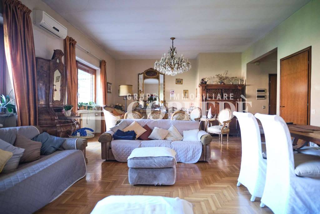 appartamento in vendita a Roma in zona Mostacciano