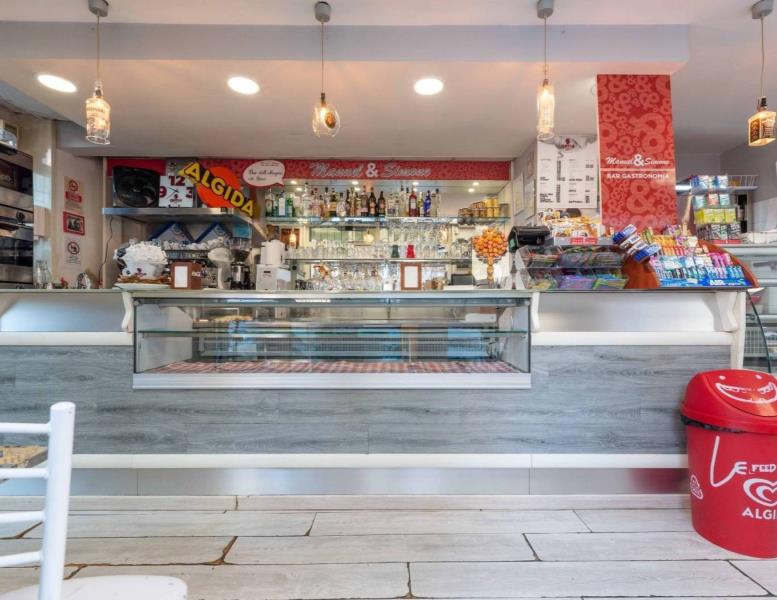 negozio in vendita a Roma in zona Collatino