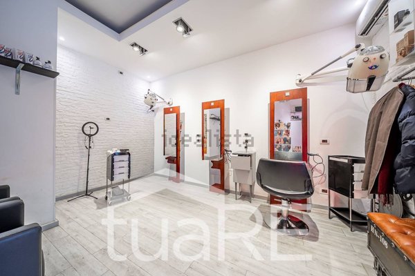 negozio in vendita a Roma in zona Trastevere