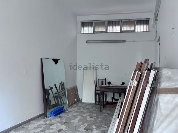 locale commerciale in vendita a Roma in zona Tor di Quinto