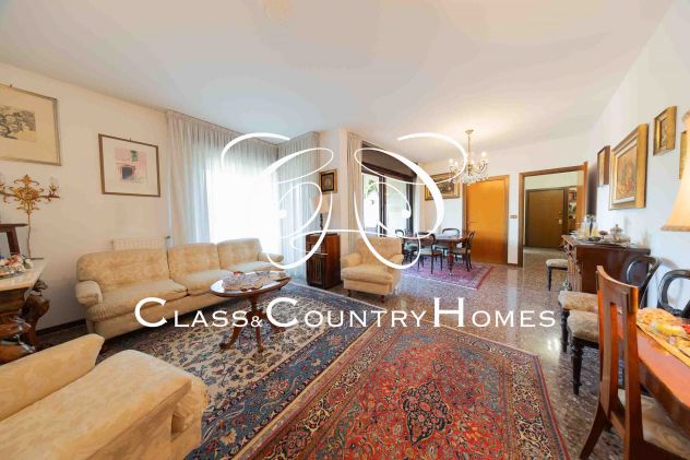 appartamento in vendita a Roma in zona EUR