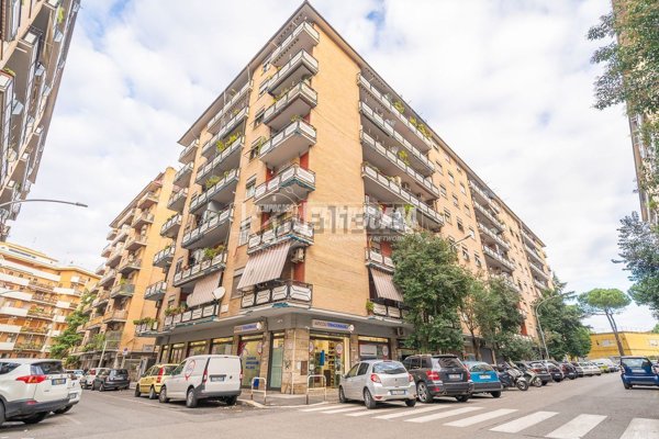 appartamento in vendita a Roma in zona Tuscolano