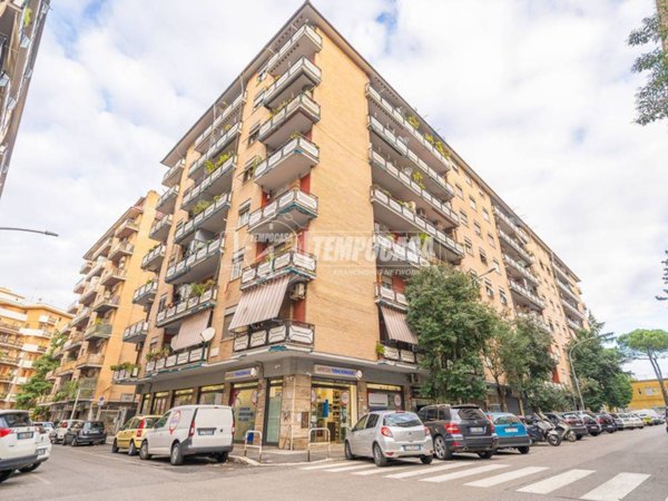 appartamento in vendita a Roma in zona Tuscolano