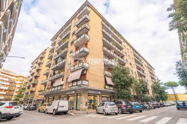 appartamento in vendita a Roma in zona Tuscolano