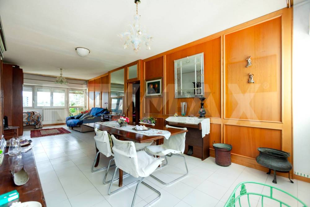 appartamento in vendita a Roma in zona Ardeatino