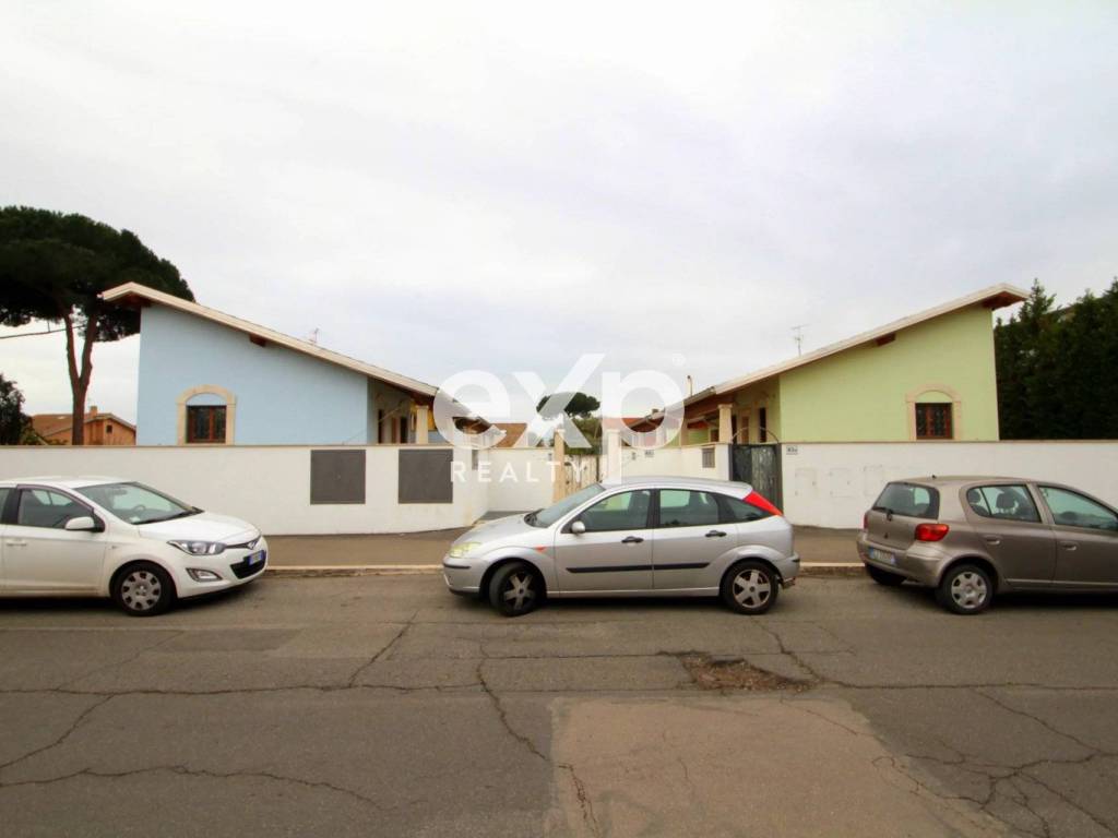 casa indipendente in vendita a Roma in zona Infernetto