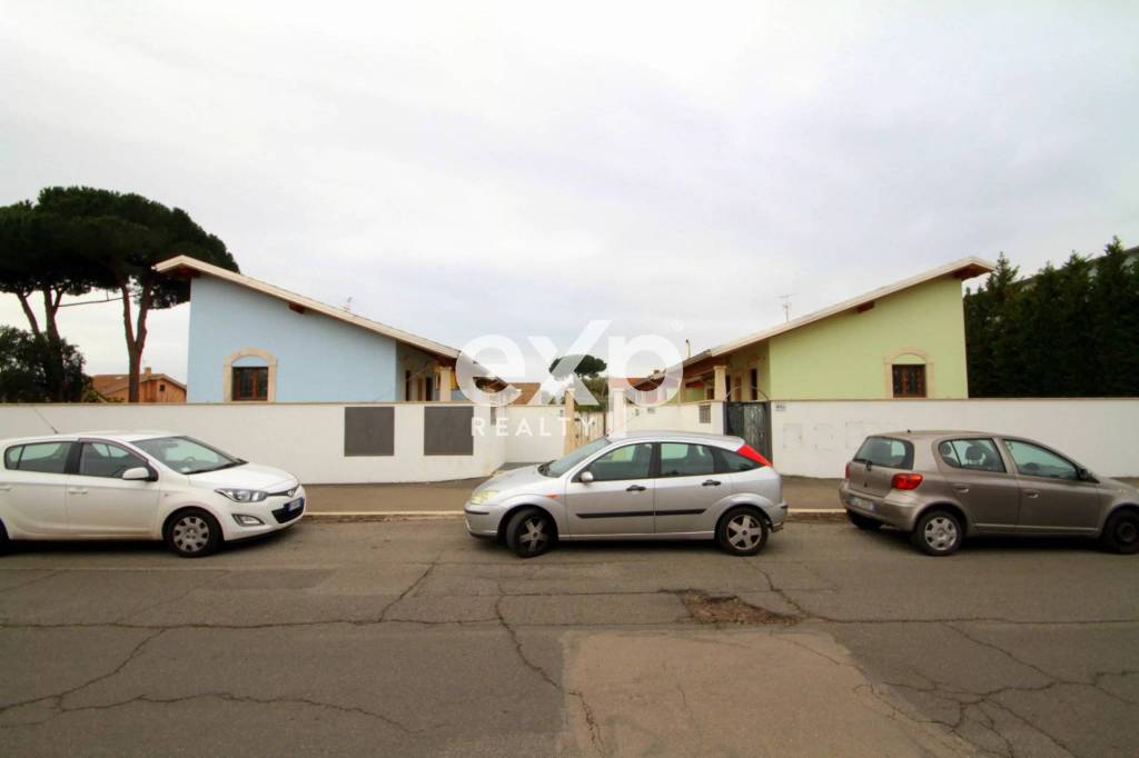 casa indipendente in vendita a Roma in zona Infernetto