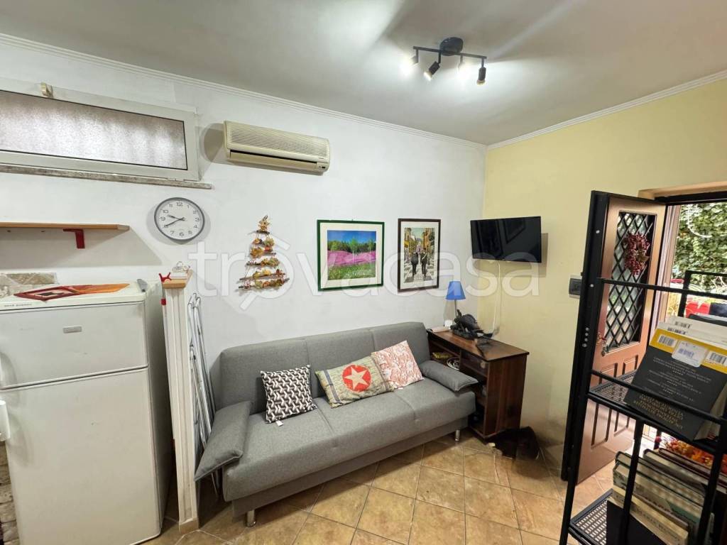 appartamento in vendita a Roma in zona Casal Morena