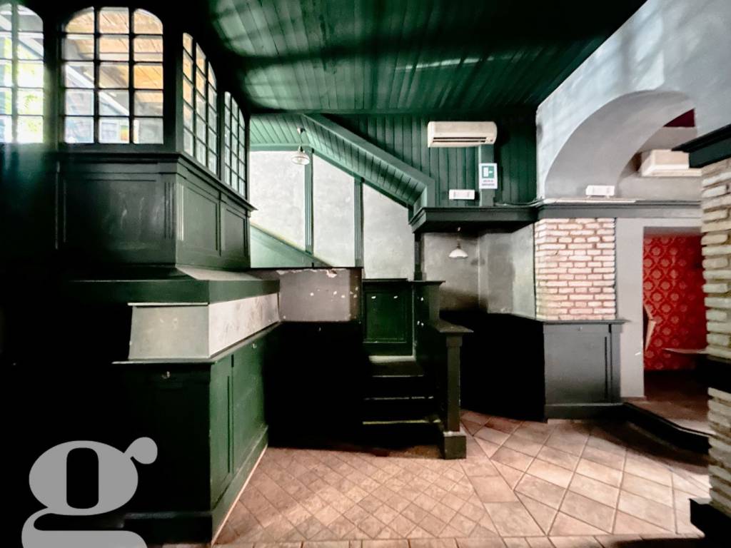 negozio in vendita a Roma in zona Rione Prati