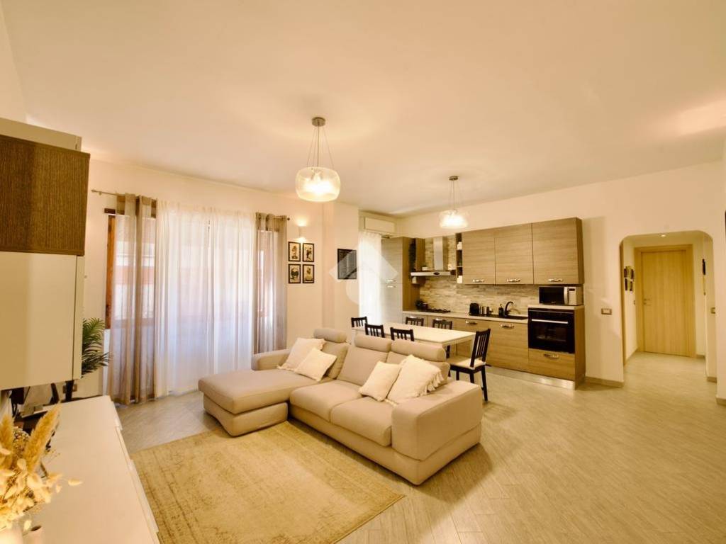 appartamento in vendita a Roma in zona Castel Fusano