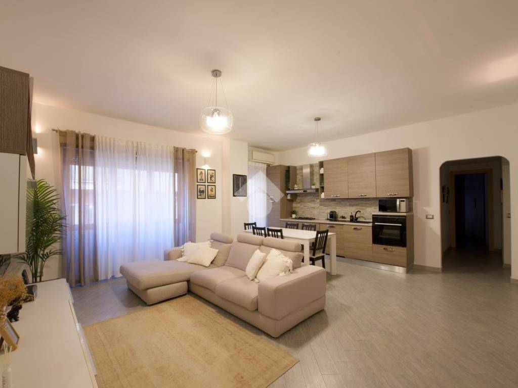 appartamento in vendita a Roma in zona Ostia