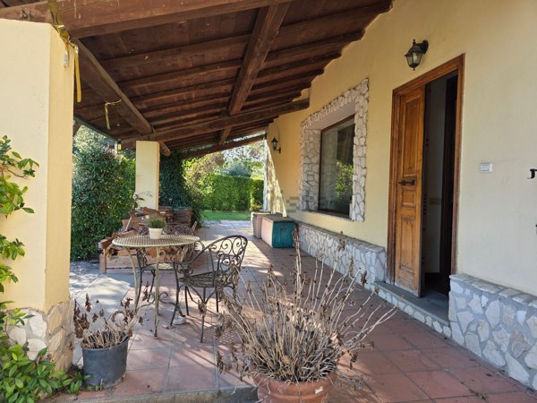 casa indipendente in vendita a Roma in zona Prima Porta